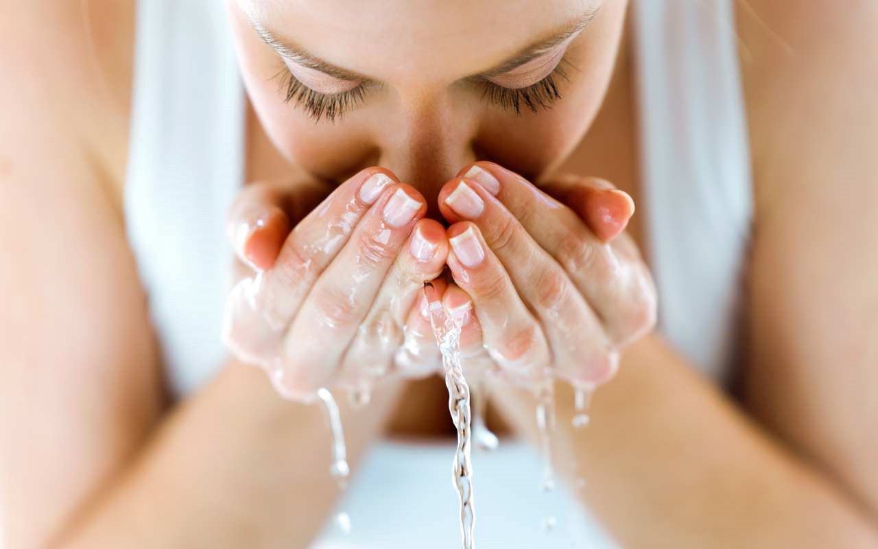 Kosmetyki do mycia twarzy – z jakich preparatów można wybierać?